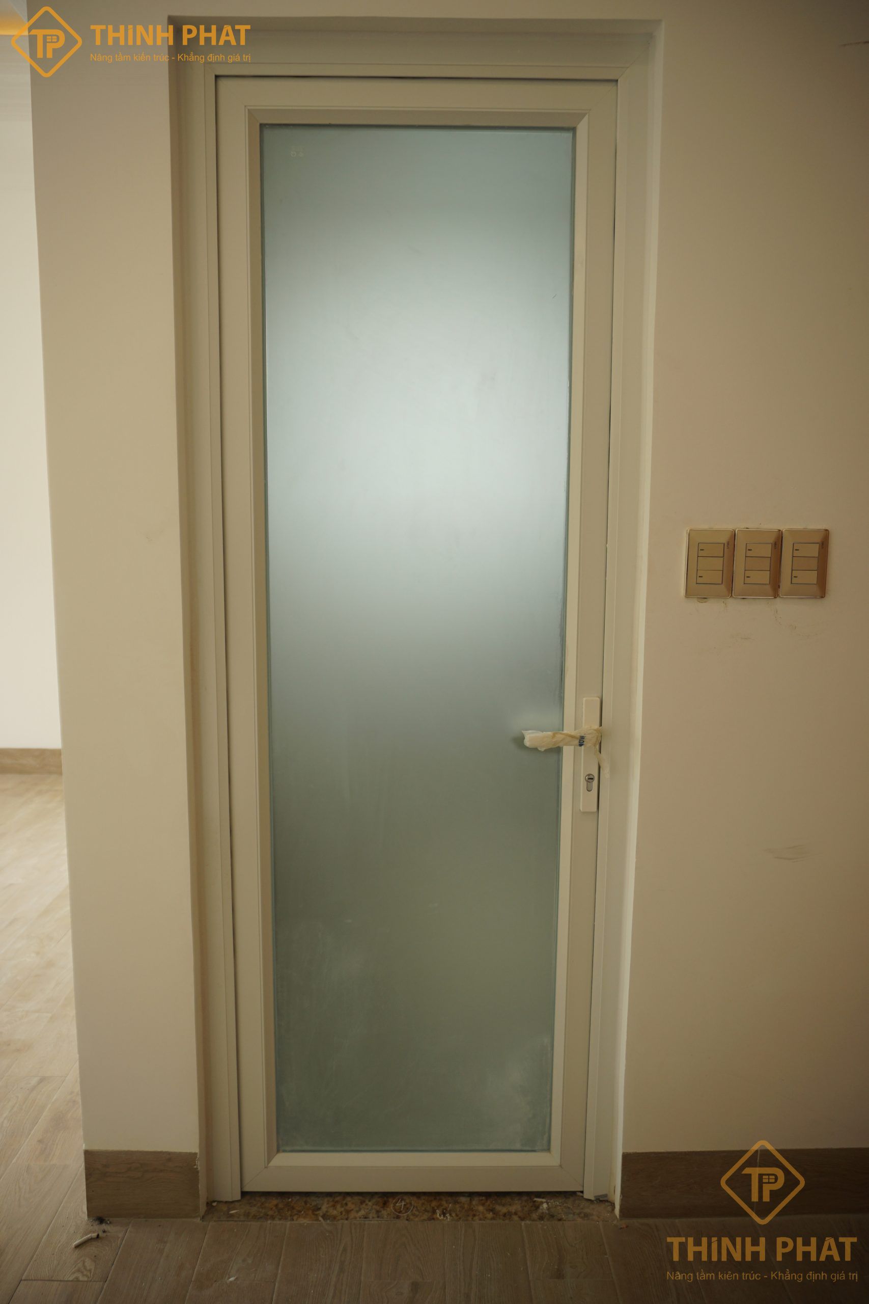 Các Mẫu Cửa Nhôm Kính Mờ Đẹp Và Riêng Tư Bật Nhất Hiện Nay - Thịnh Phát ...