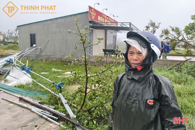 Thiệt hại từ bão số 10: Bài học về cửa kính, lan can và mặt dựng cho ngôi nhà