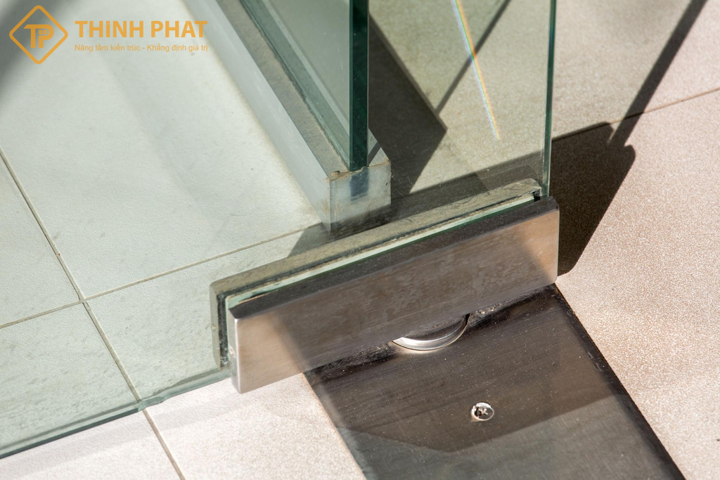cửa kính cường lực (3)